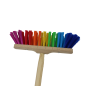 Preview: Besen Kunterbunt mit Stiel, Schrägansicht