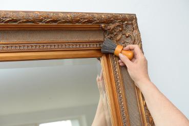 Staubpinsel kurz aus Buchenholz mit dunklem Rosshaar-Besatz reinigt Spiegel