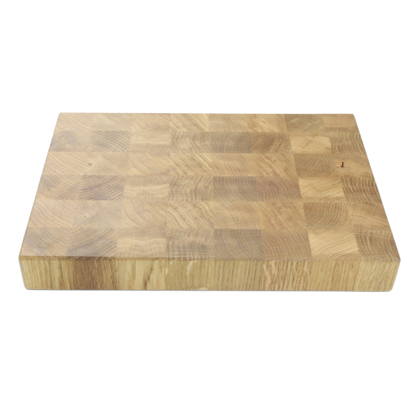 Das Schneidebrett aus Buchenholz von oben. Das Kachelmuster ist modern..
